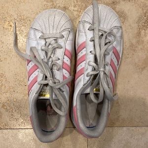 Adidas Sneakers